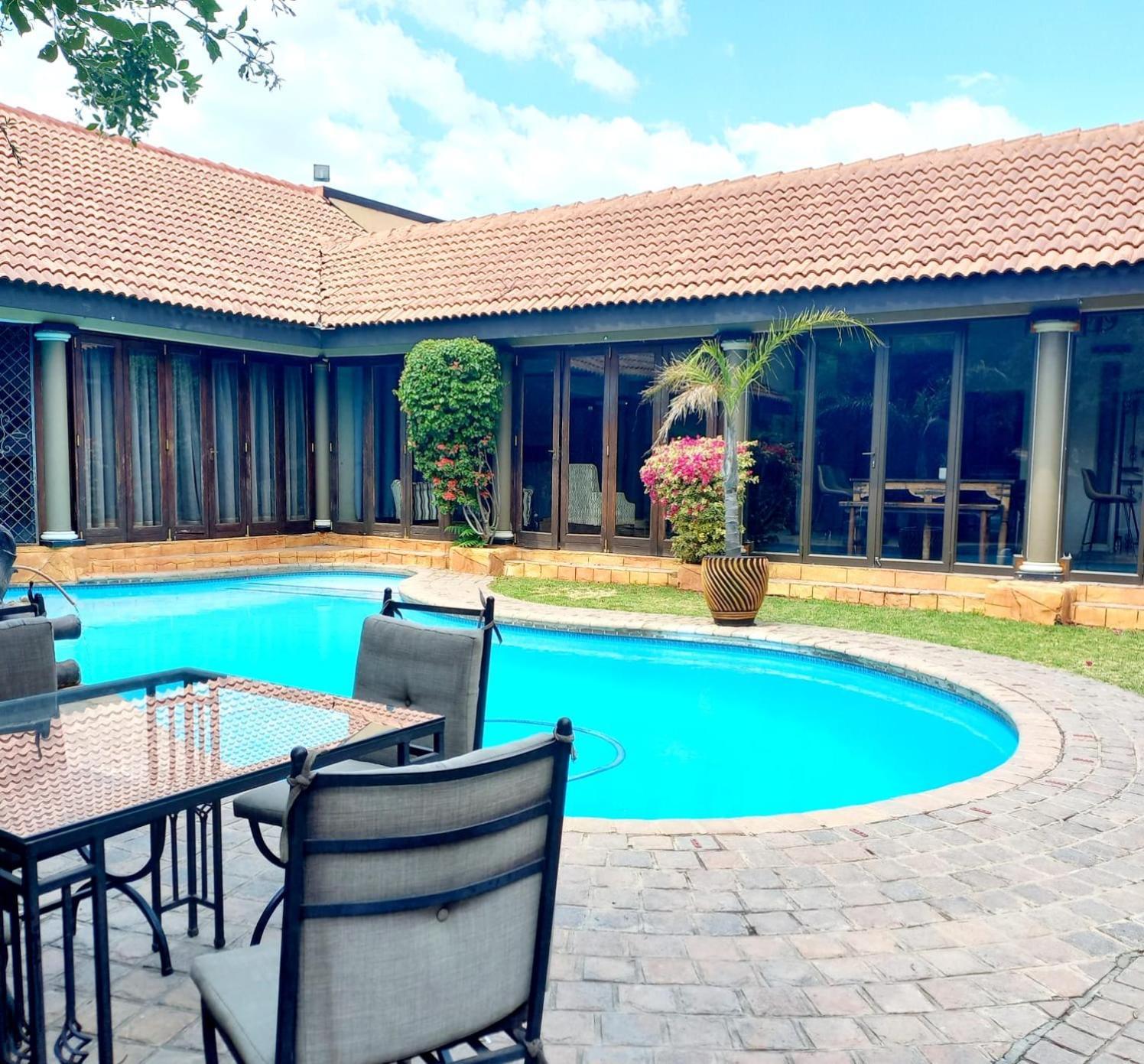 Midrand Conference Centre Hotel Екстериор снимка